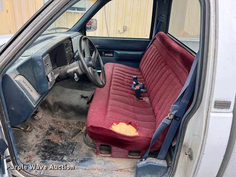 image for item MM9279 1990 Chevrolet Cheyenne 1500  pickup truck