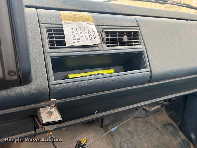 image for item MM9279 1990 Chevrolet Cheyenne 1500  pickup truck