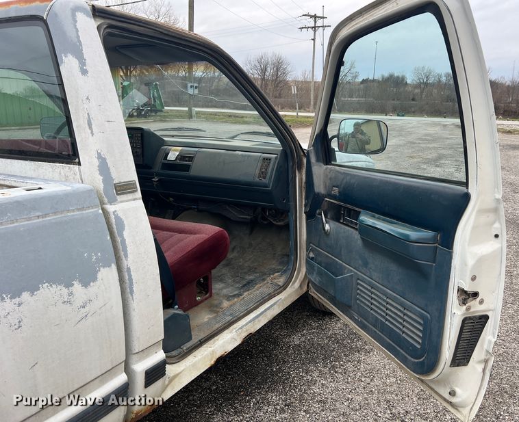 image for item MM9279 1990 Chevrolet Cheyenne 1500  pickup truck