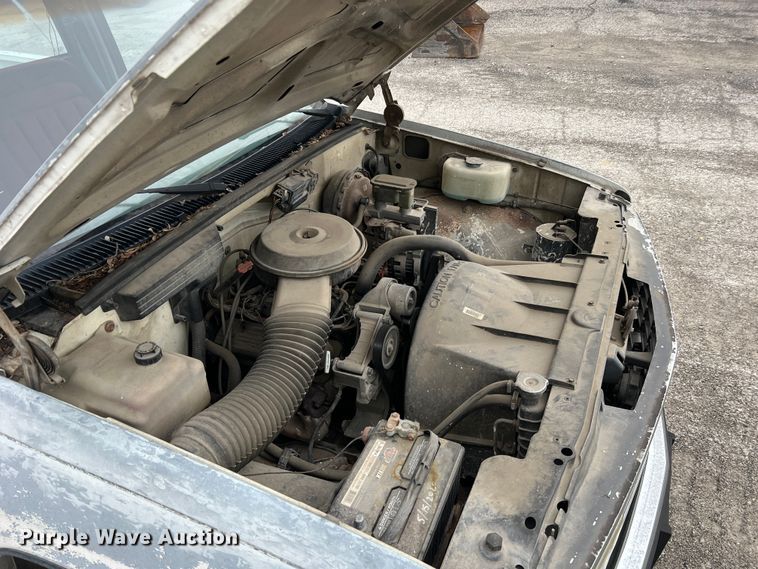 image for item MM9279 1990 Chevrolet Cheyenne 1500  pickup truck