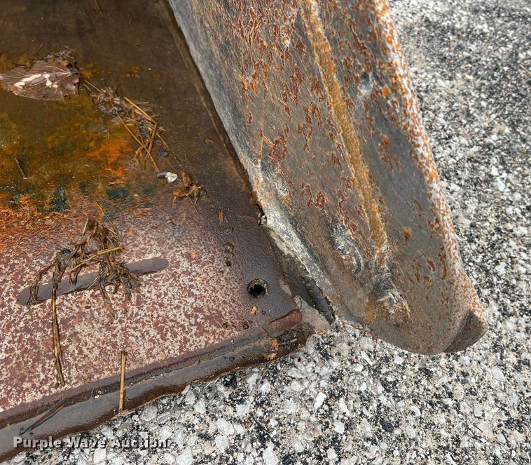 image for item MM9280 Bobcat 74HD C-1  skid steer bucket