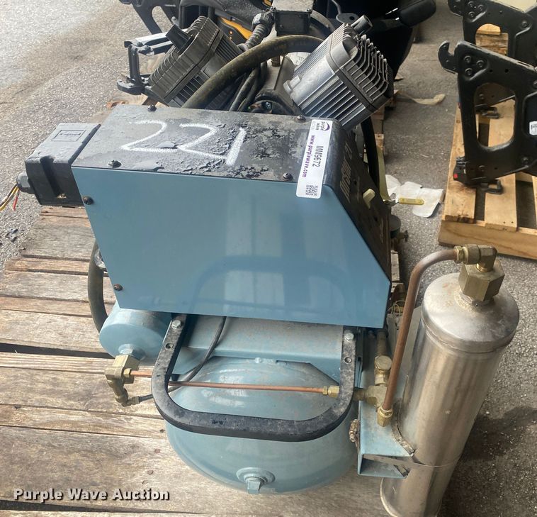 image for item MM9672 Air Techniques AirStar 21  air compressor