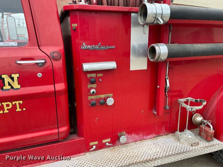image for item MP9242 1967 Ford F750  pumper fire truck