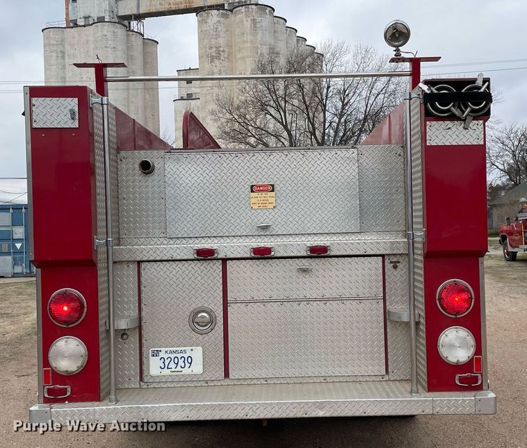 image for item MP9245 1979 Ford F700  pumper fire truck