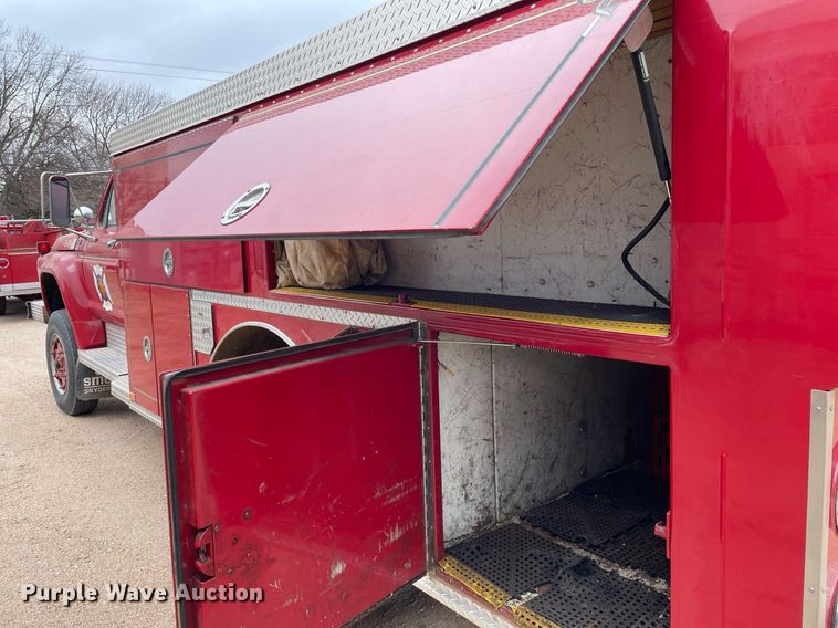 image for item MP9245 1979 Ford F700  pumper fire truck