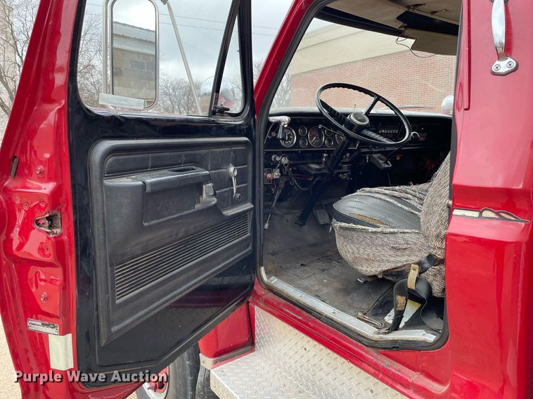 image for item MP9245 1979 Ford F700  pumper fire truck