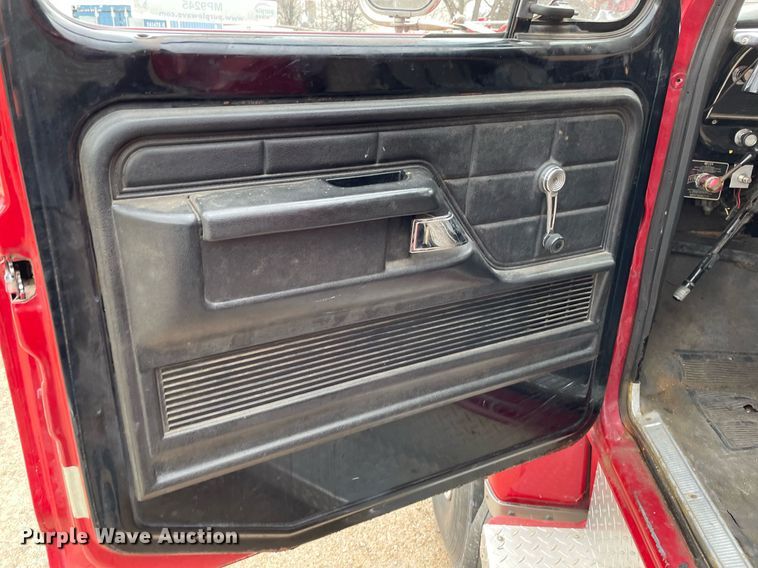 image for item MP9245 1979 Ford F700  pumper fire truck