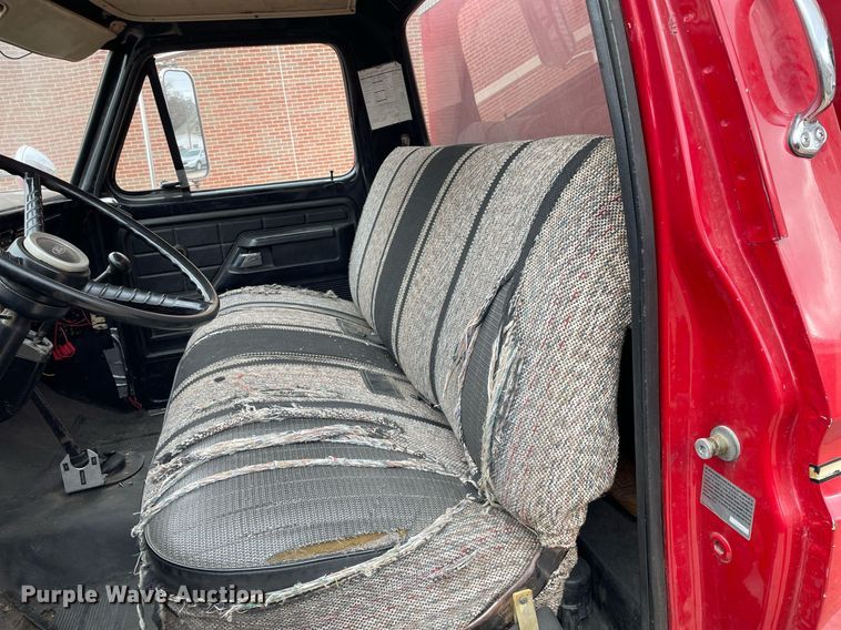 image for item MP9245 1979 Ford F700  pumper fire truck