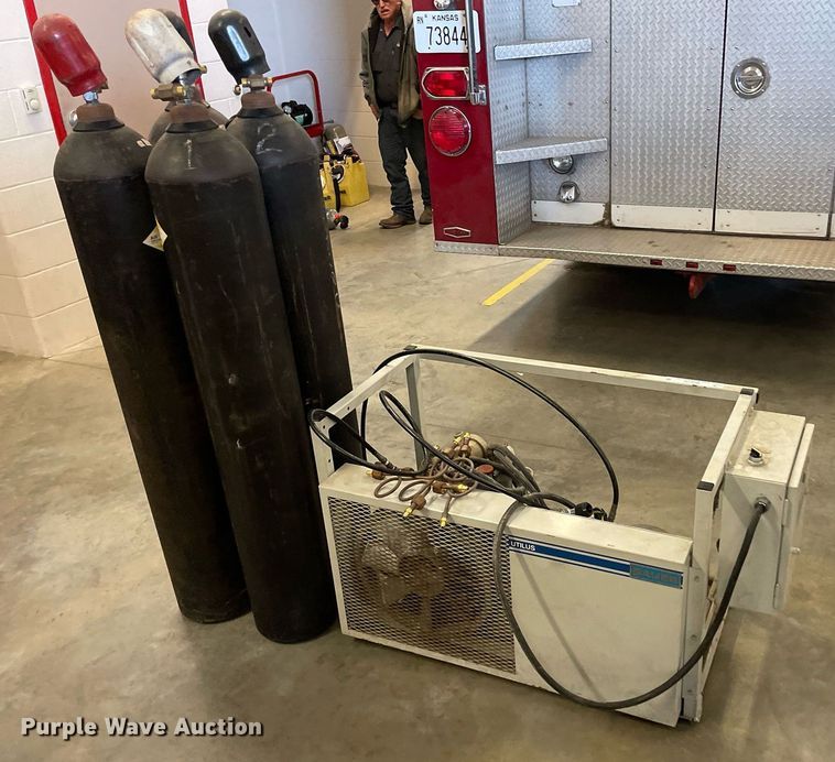 image for item MP9246 1989 Bauer U-E1  air compressor