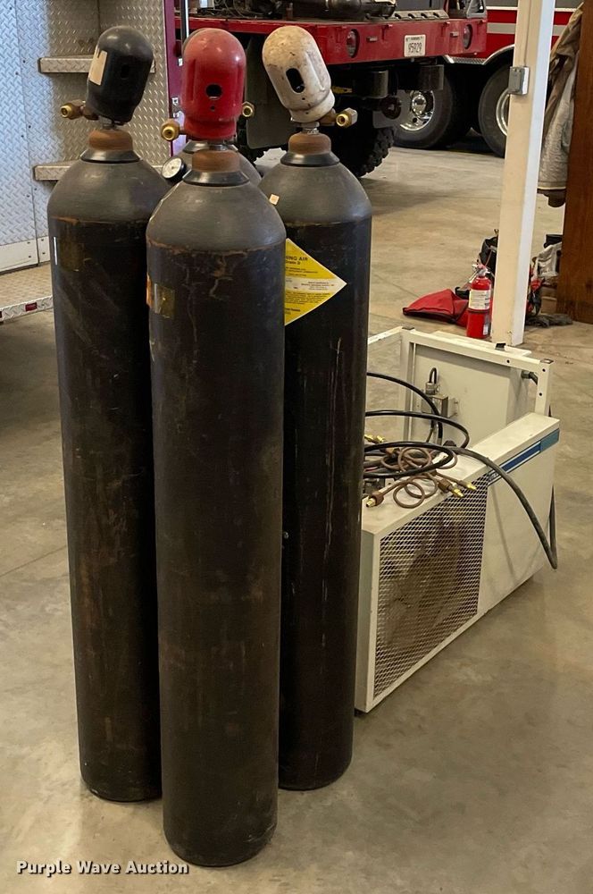 image for item MP9246 1989 Bauer U-E1  air compressor