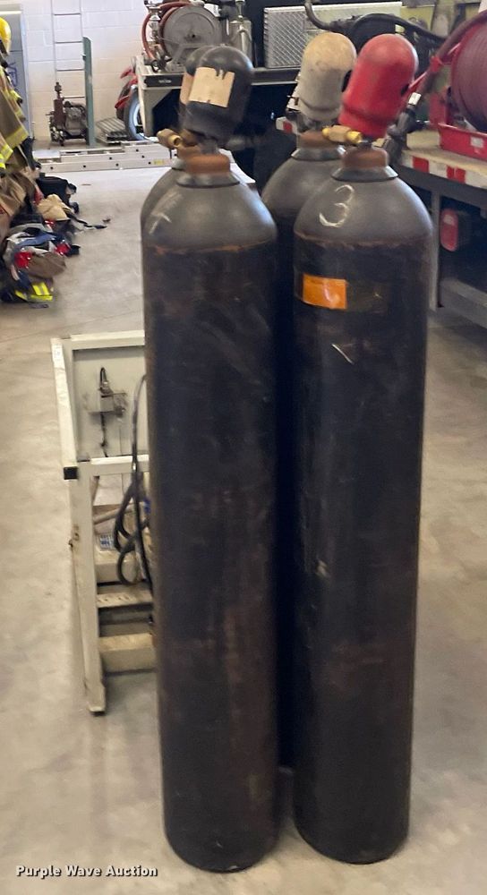 image for item MP9246 1989 Bauer U-E1  air compressor