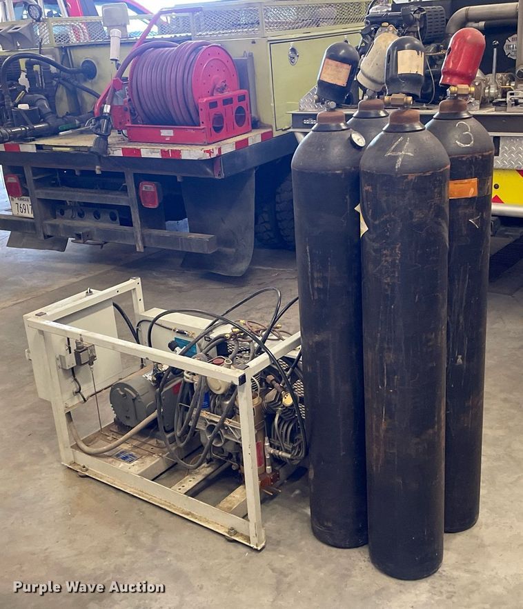 image for item MP9246 1989 Bauer U-E1  air compressor