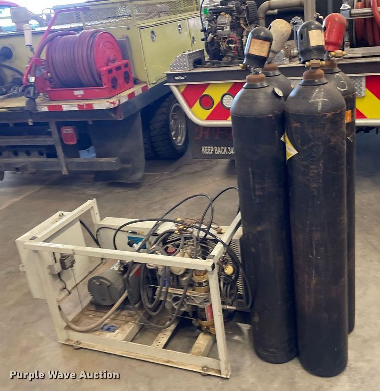 image for item MP9246 1989 Bauer U-E1  air compressor