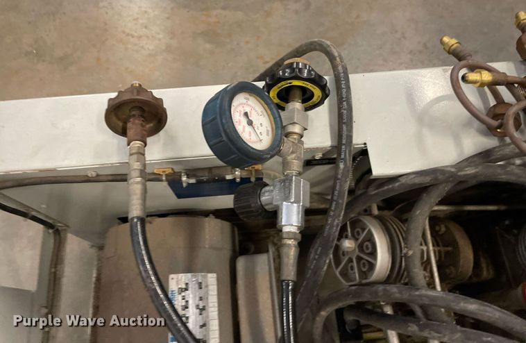 image for item MP9246 1989 Bauer U-E1  air compressor