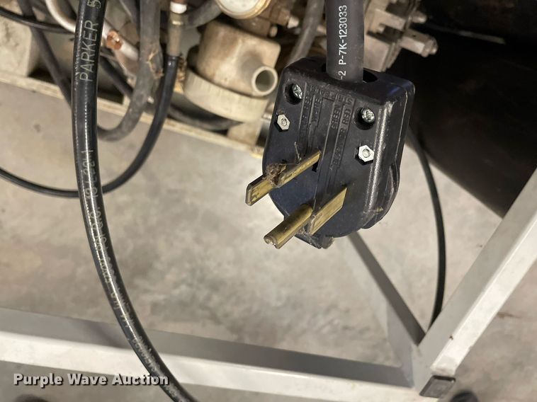 image for item MP9246 1989 Bauer U-E1  air compressor