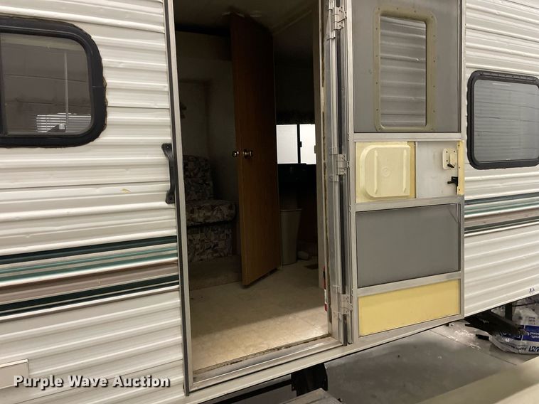 image for item MP9247 2001 Forest River Rockwood Freedom  camper