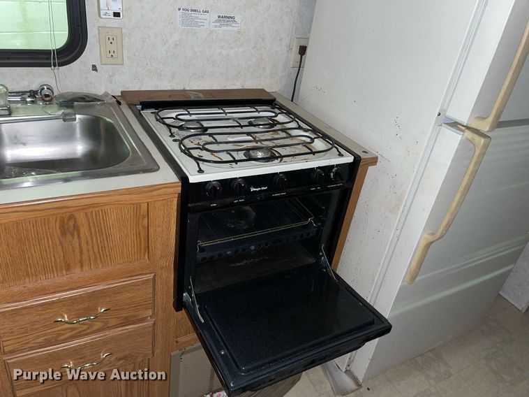 image for item MP9247 2001 Forest River Rockwood Freedom  camper