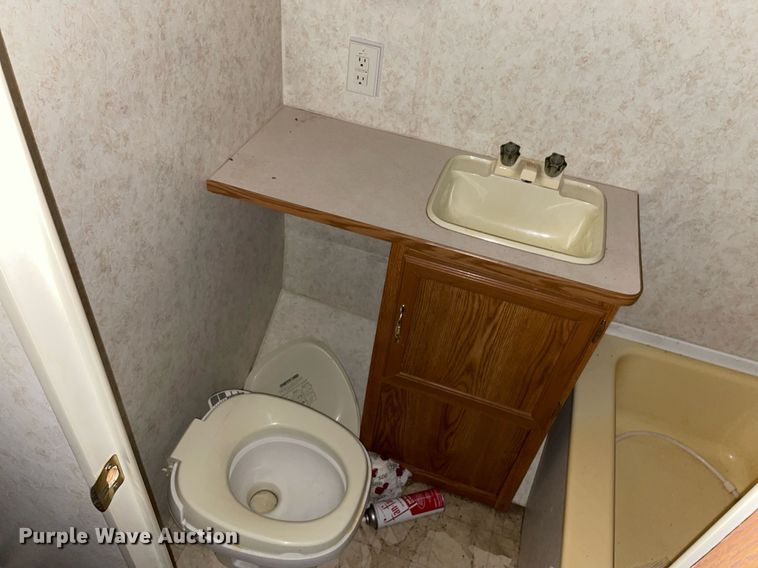 image for item MP9247 2001 Forest River Rockwood Freedom  camper