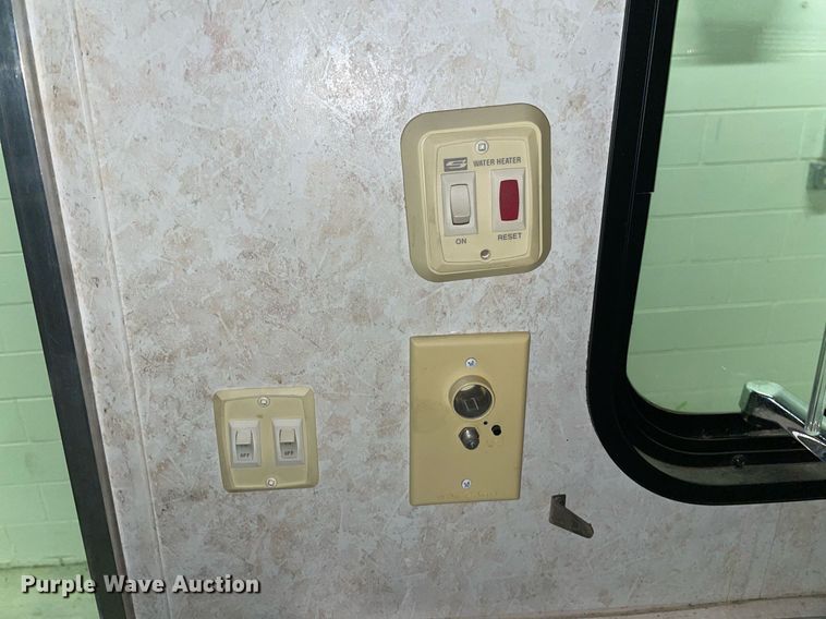 image for item MP9247 2001 Forest River Rockwood Freedom  camper