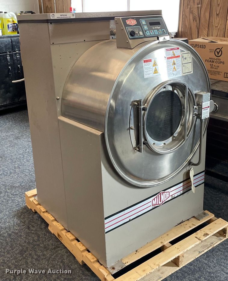 image for item MP9248 2002 Milnor 30015V7J  washer/extractor