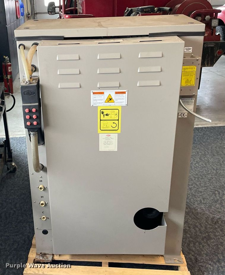 image for item MP9248 2002 Milnor 30015V7J  washer/extractor