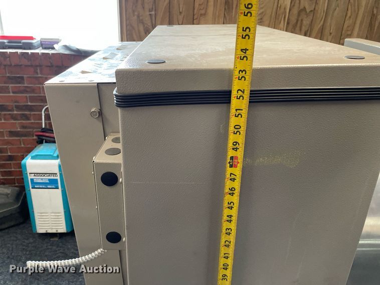 image for item MP9248 2002 Milnor 30015V7J  washer/extractor