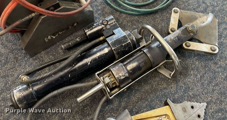 image for item MP9249 Hurst Jaws of Life  rescue equipment