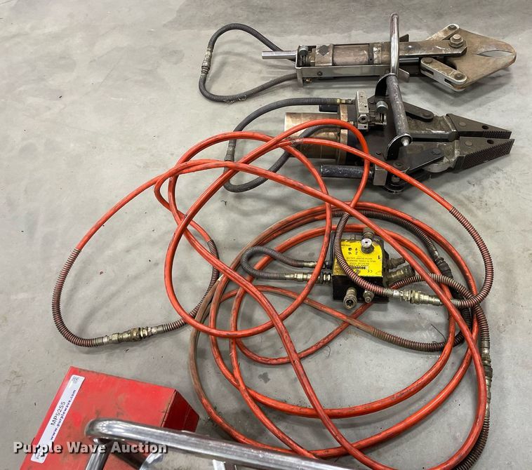 image for item MP9255 Hurst  Jaws of Life rescue tool