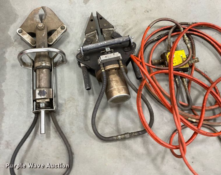 image for item MP9255 Hurst  Jaws of Life rescue tool