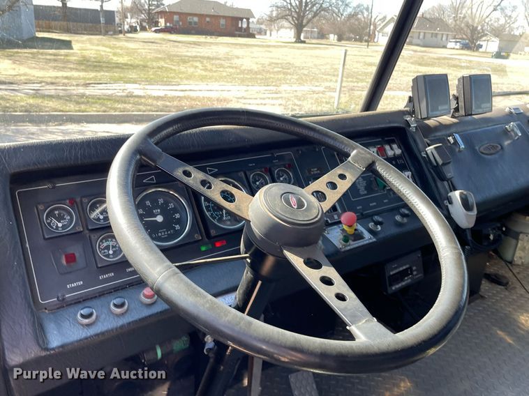 image for item MP9259 1986 Pierce E3172  fire truck