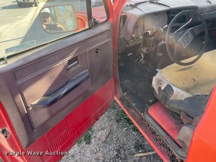 image for item MP9260 1984 Chevrolet D30  pickup truck