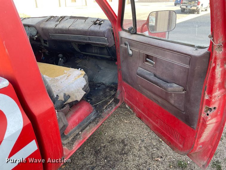 image for item MP9260 1984 Chevrolet D30  pickup truck