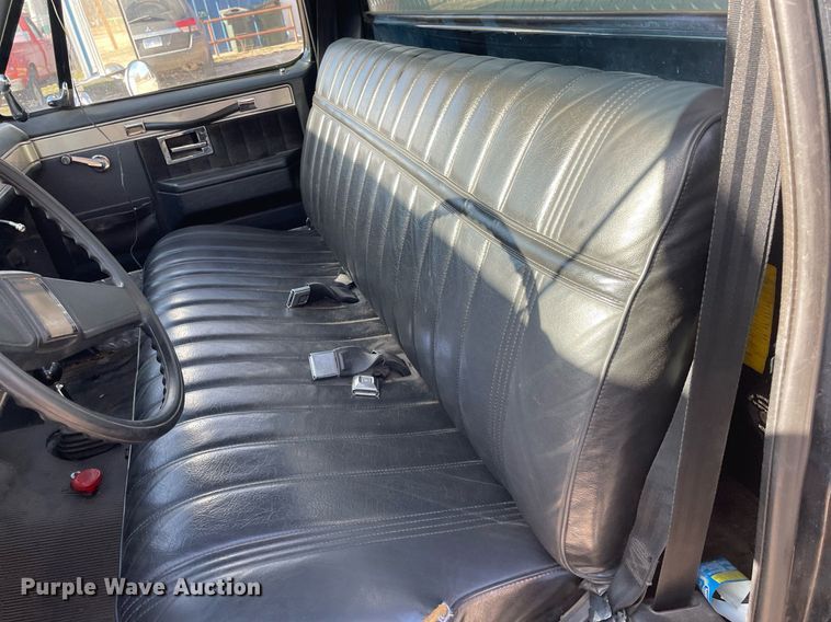 image for item MP9264 1983 Chevrolet K3500  pumper fire truck