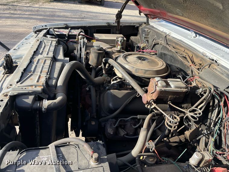 image for item MP9264 1983 Chevrolet K3500  pumper fire truck