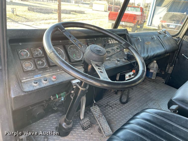 image for item MP9265 1985 Pierce E2490  pumper fire truck