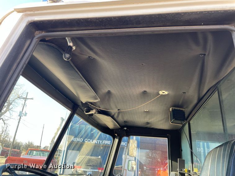 image for item MP9265 1985 Pierce E2490  pumper fire truck