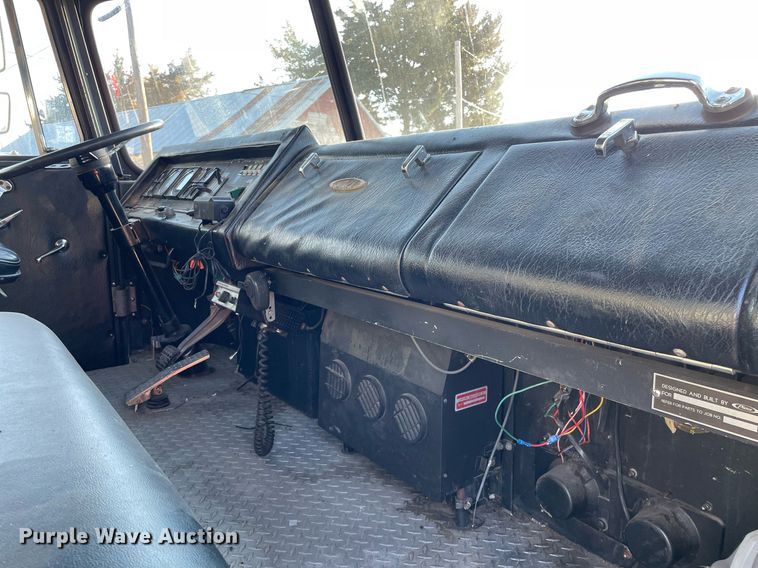 image for item MP9265 1985 Pierce E2490  pumper fire truck