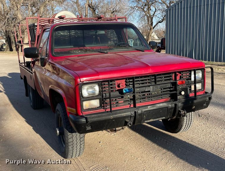 image for item MP9266 1985 Chevrolet D30 Military Postal Unit  brush fire truck