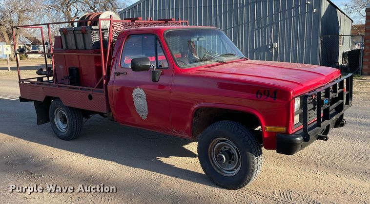 image for item MP9266 1985 Chevrolet D30 Military Postal Unit  brush fire truck