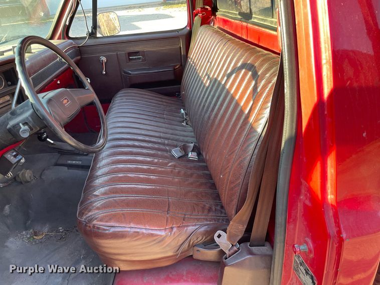 image for item MP9266 1985 Chevrolet D30 Military Postal Unit  brush fire truck