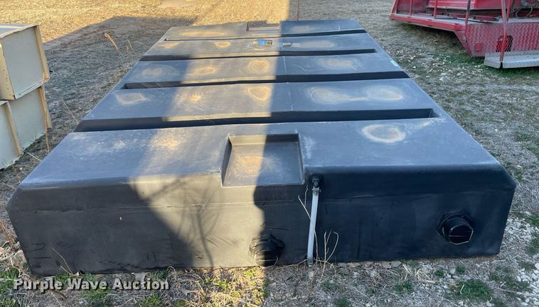 image for item MP9268 1,000 gallon poly tank