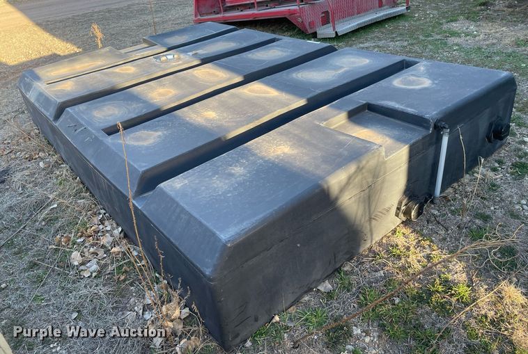 image for item MP9268 1,000 gallon poly tank