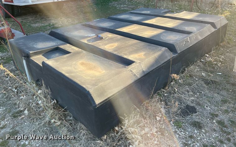 image for item MP9268 1,000 gallon poly tank