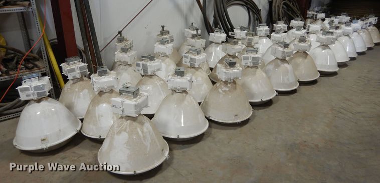 image for item MR9738 (45) Hubbell W00381350 lights