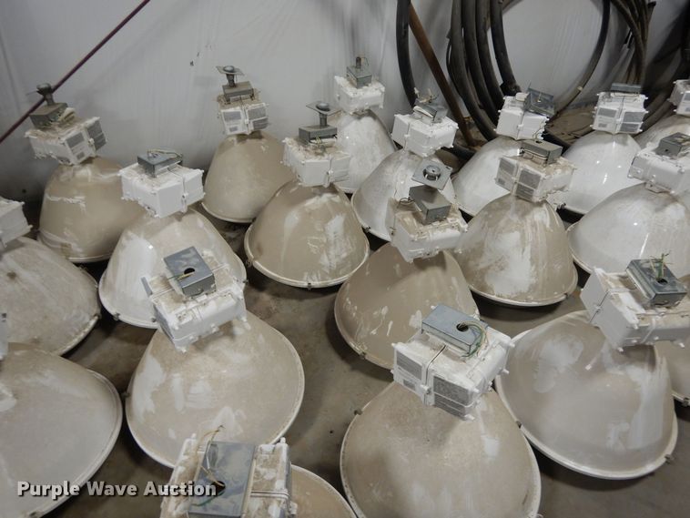 image for item MR9738 (45) Hubbell W00381350 lights