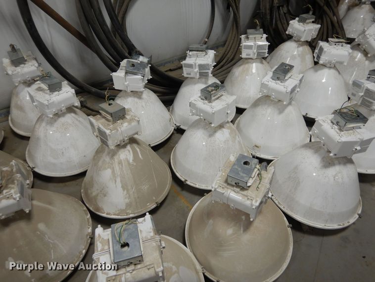 image for item MR9738 (45) Hubbell W00381350 lights