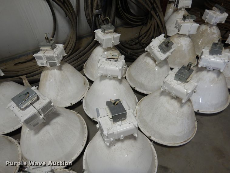 image for item MR9738 (45) Hubbell W00381350 lights