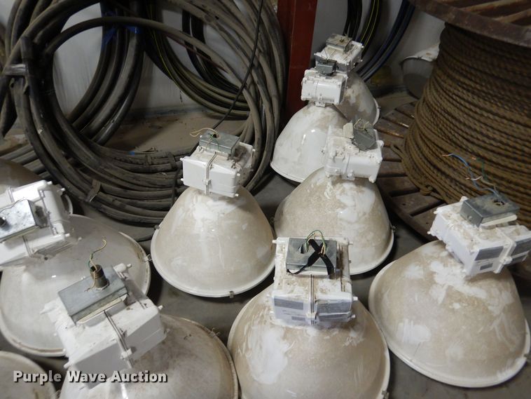 image for item MR9738 (45) Hubbell W00381350 lights