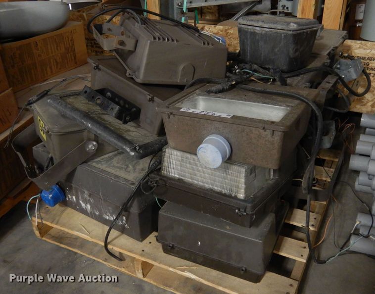 image for item MR9739 (15) flood lights