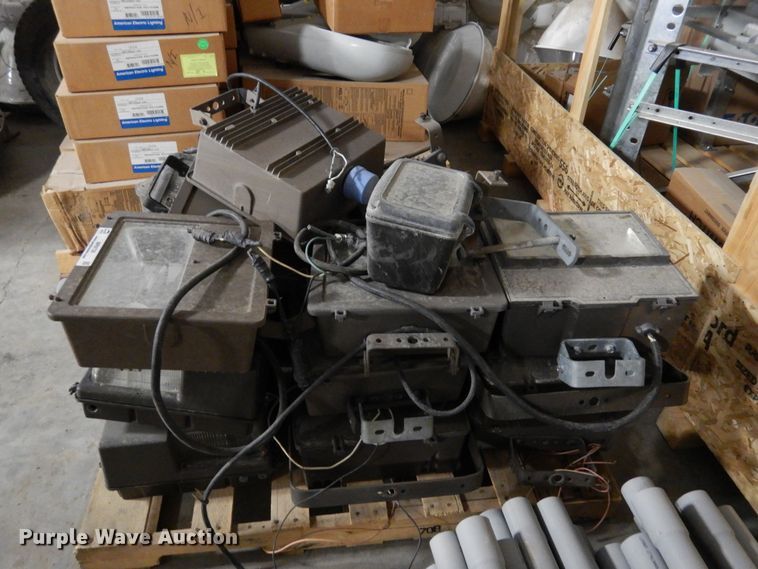 image for item MR9739 (15) flood lights